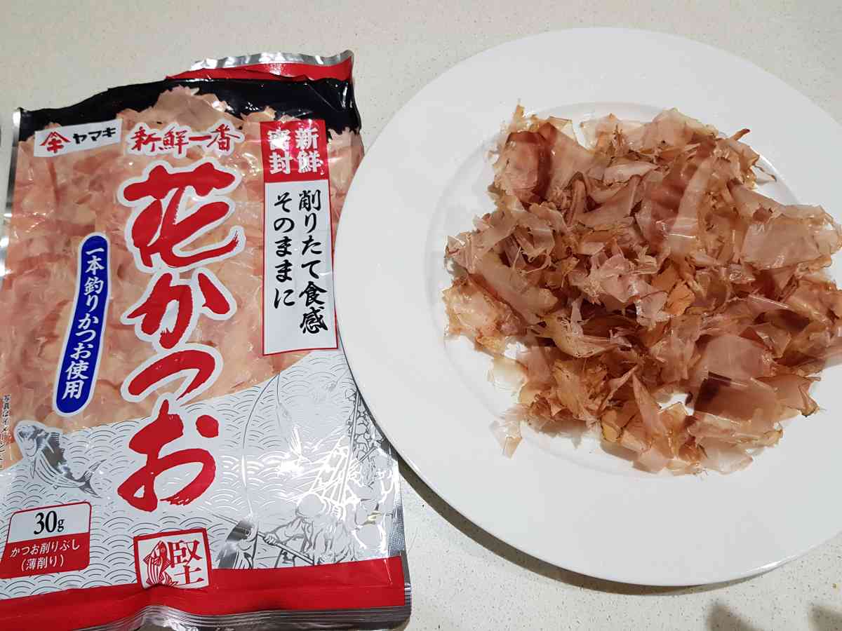 Katsuobushi dried bonito flakes, Japanese home recipe for dashi, journey to the east