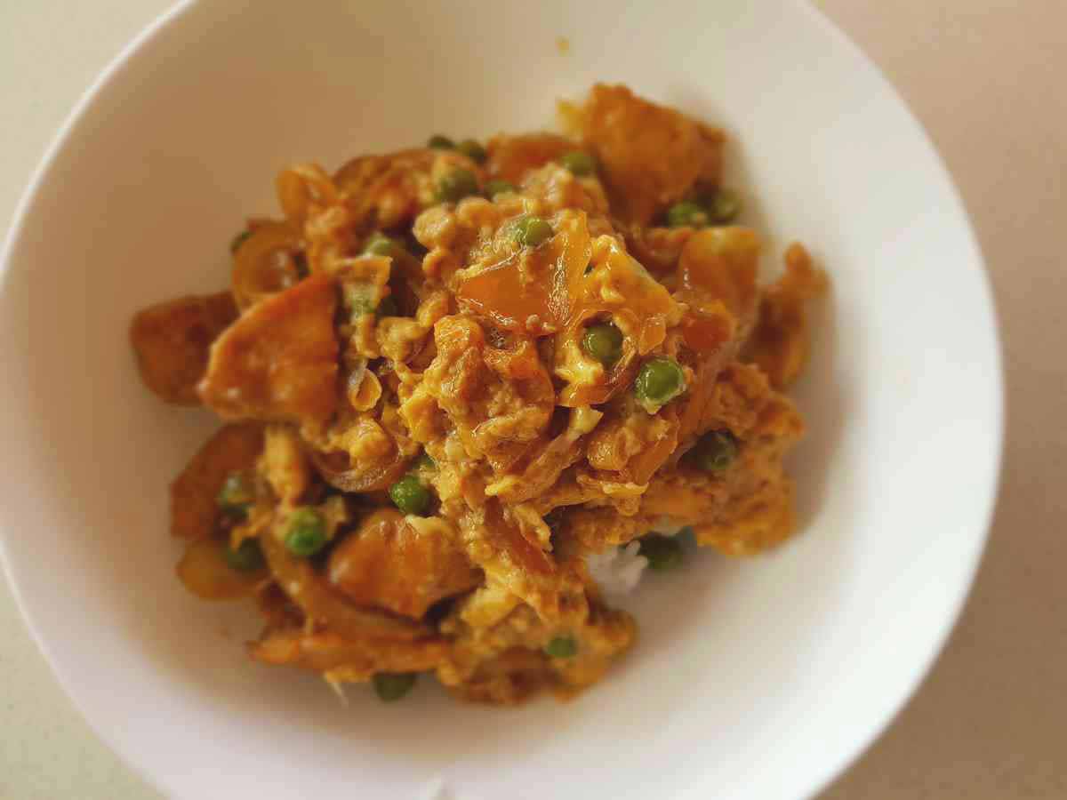 Japanese home recipe for oyakodon, dashi master sauce, journey to the east, chicken and egg rice bowl